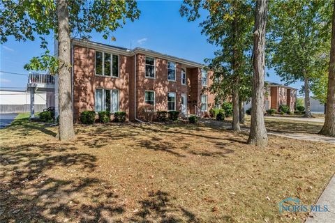 Tiny photo for 1926 Queenswood Drive #4, Findlay, OH 45840 (MLS # 6136643)