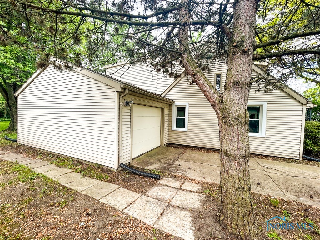 5820 Semoff Drive, Toledo, Ohio image 37