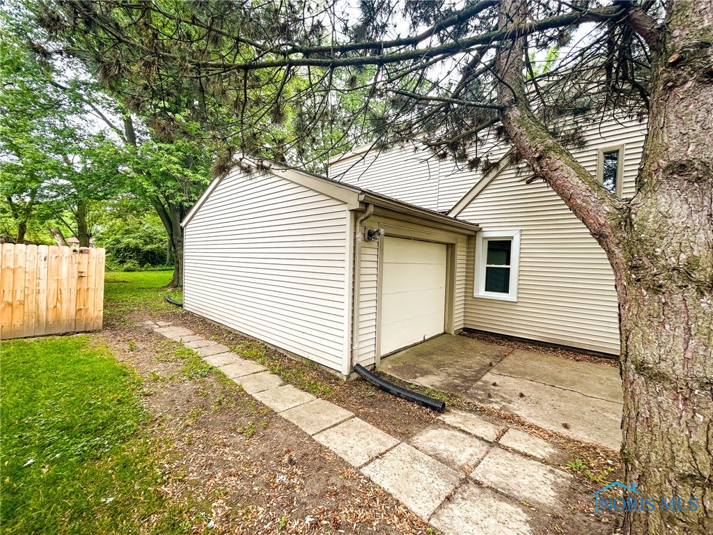5820 Semoff Drive, Toledo, Ohio image 38