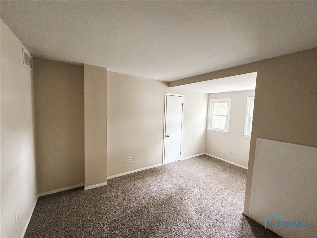 5820 Semoff Drive, Toledo, Ohio image 27