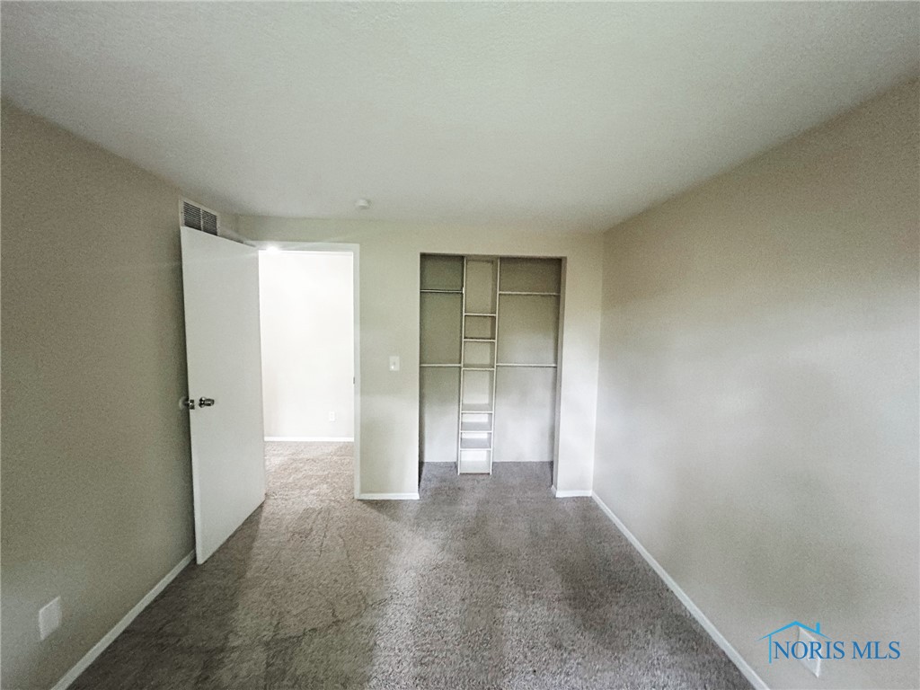5820 Semoff Drive, Toledo, Ohio image 36