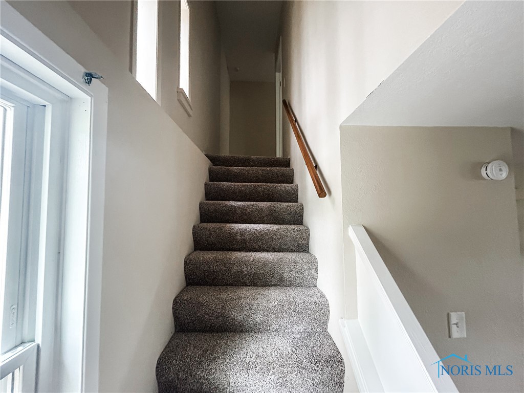 5820 Semoff Drive, Toledo, Ohio image 25