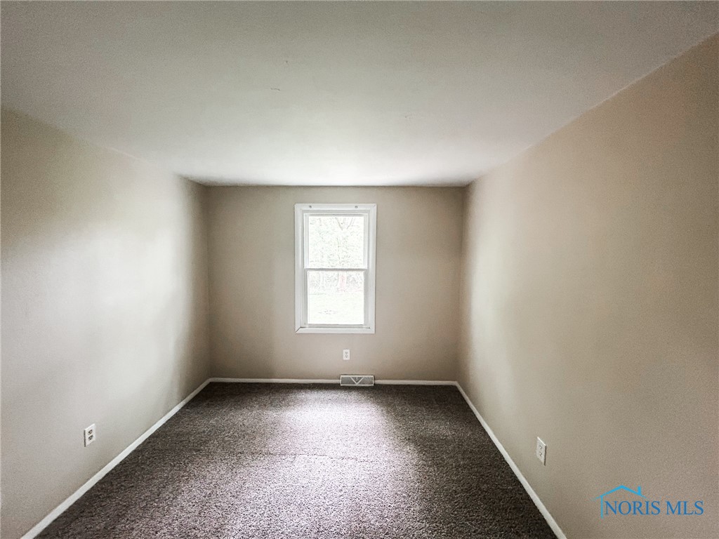 5820 Semoff Drive, Toledo, Ohio image 32