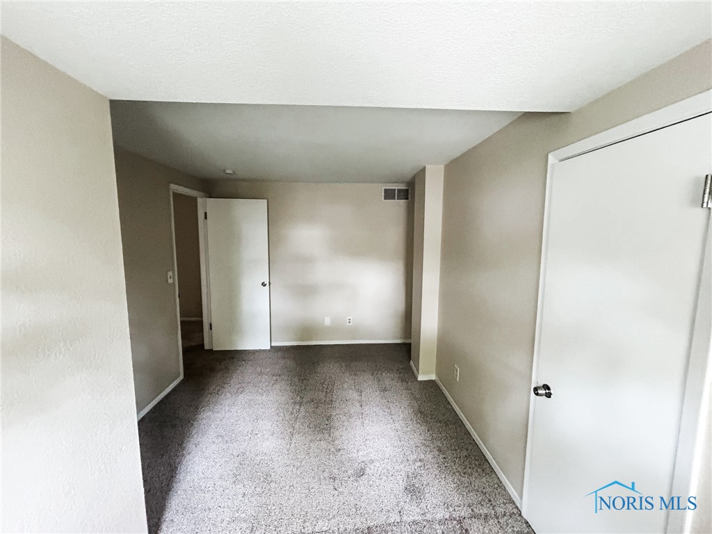 5820 Semoff Drive, Toledo, Ohio image 29