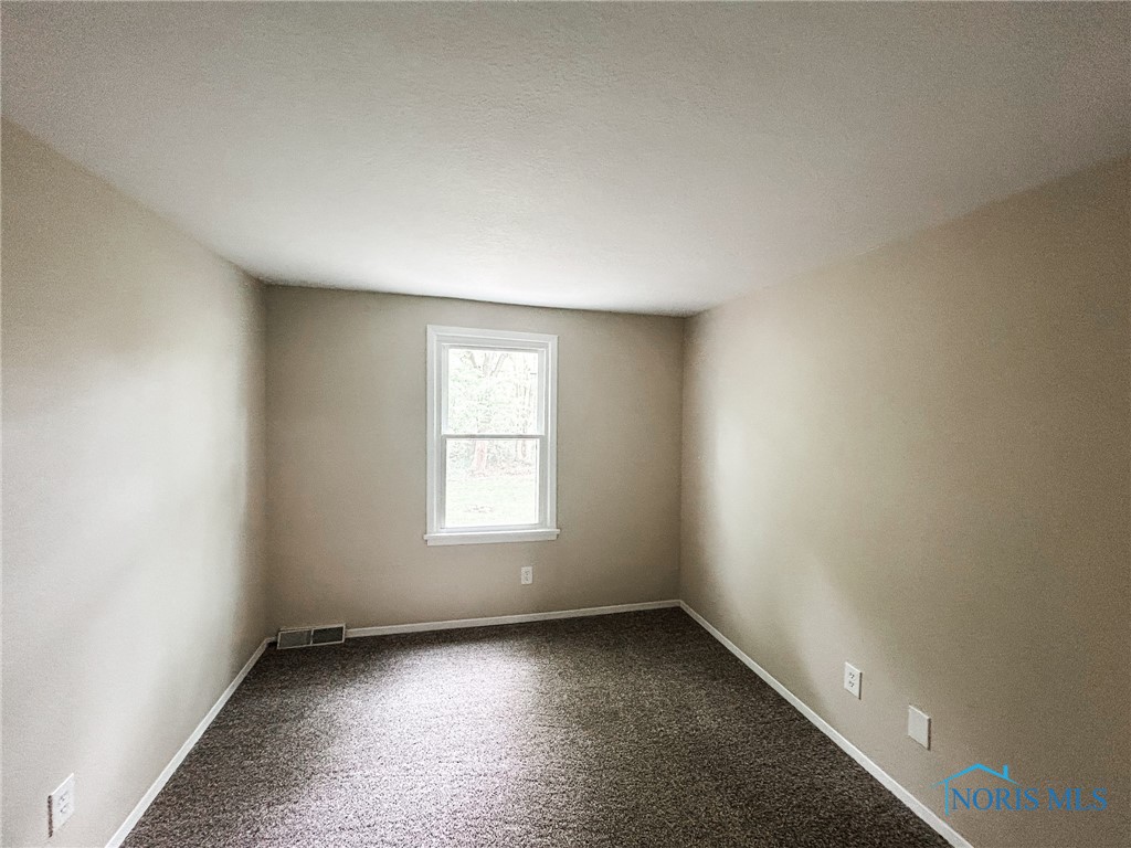 5820 Semoff Drive, Toledo, Ohio image 35