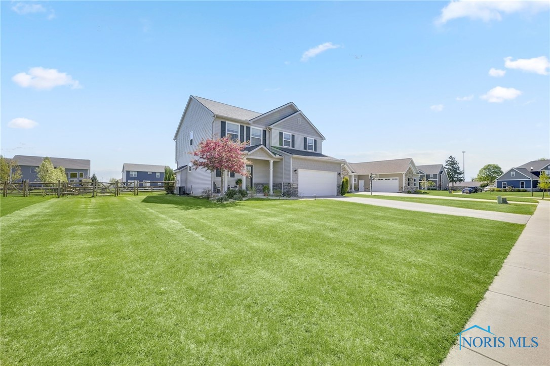 6425 Sydney Drive, Whitehouse, Ohio image 2