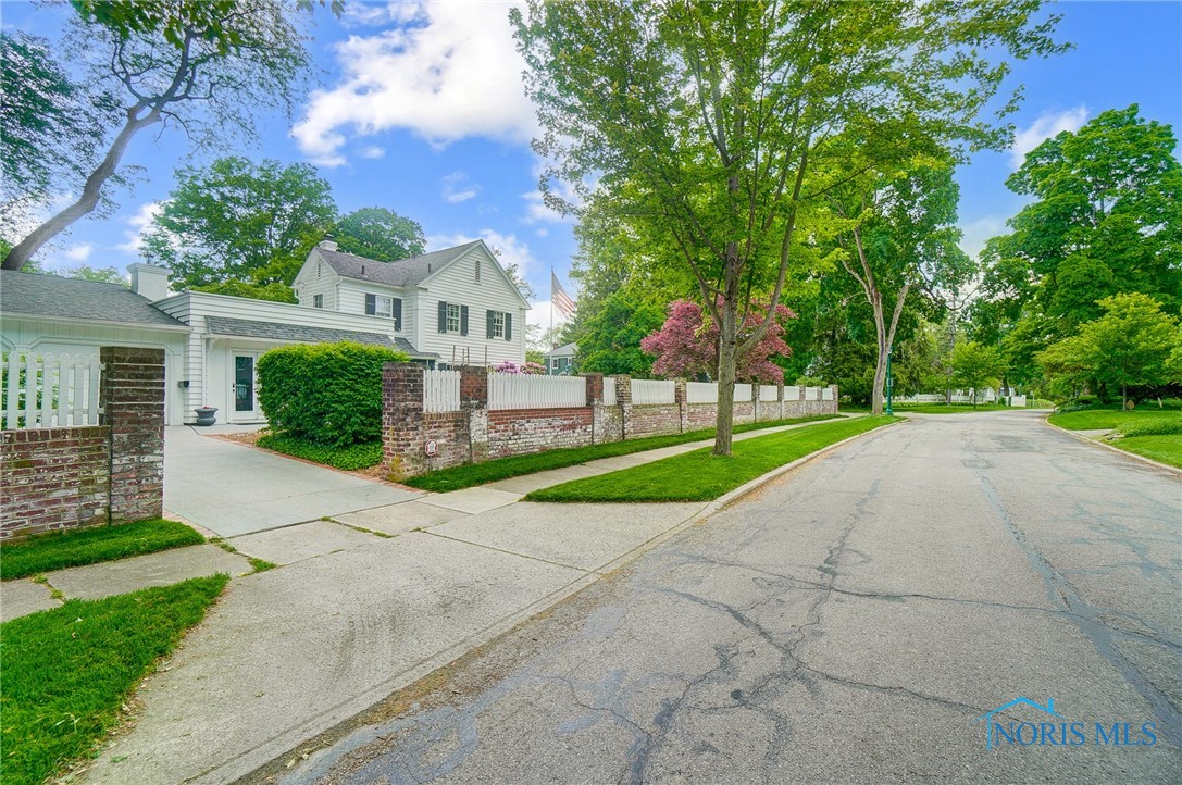 3 Canterbury Court, Ottawa Hills, Ohio image 9