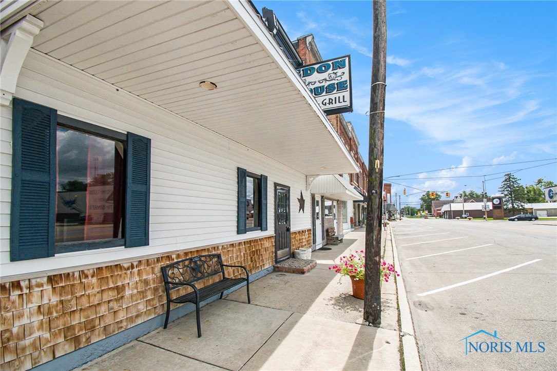 112-114 N Michigan Street