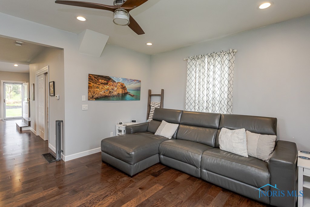 24269 W 2nd Street, Grand Rapids, Ohio image 3