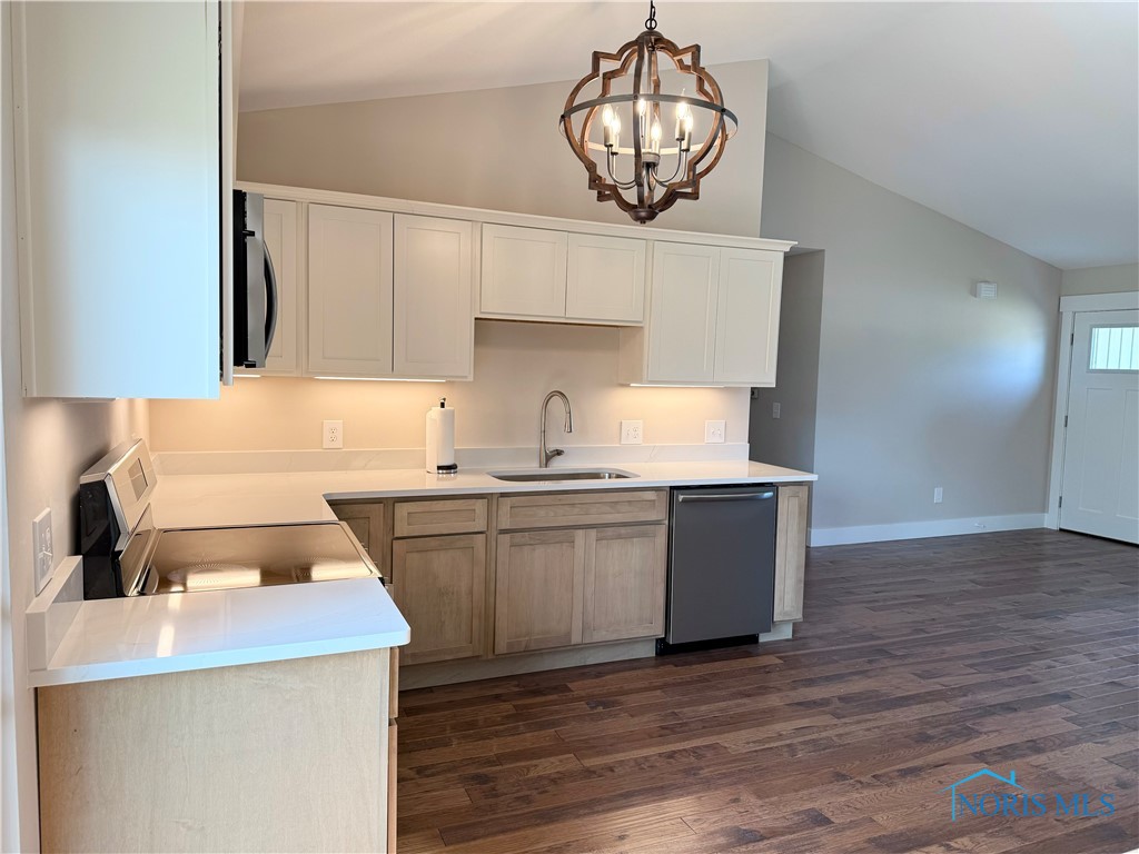 17649 Woodburn Avenue, Grand Rapids, Ohio image 4