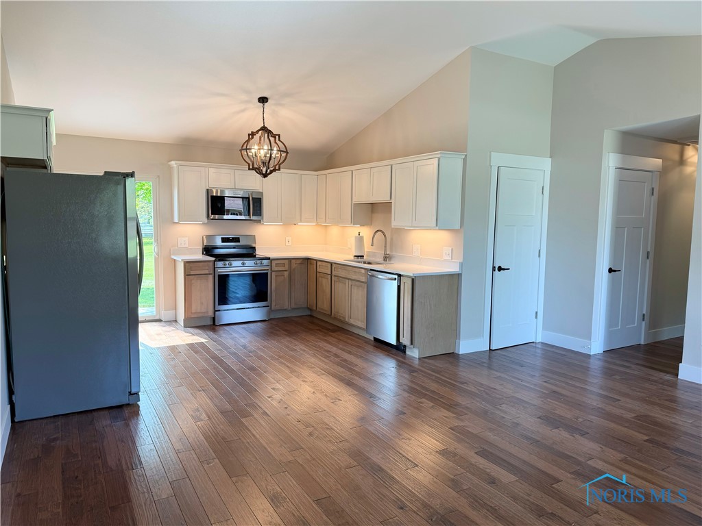 17649 Woodburn Avenue, Grand Rapids, Ohio image 2