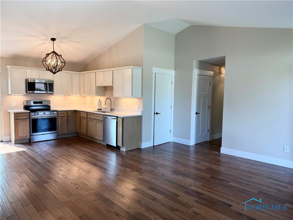 17649 Woodburn Avenue, Grand Rapids, Ohio image 3