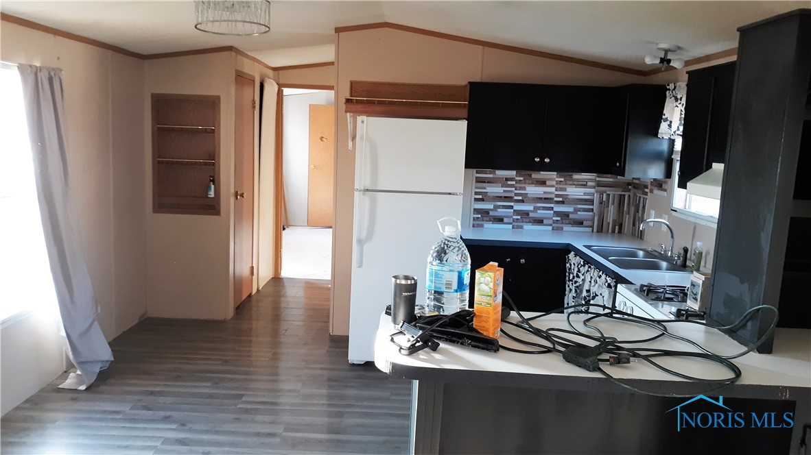 Photo 3 of 8 of 461 W Lytle 53 mobile home