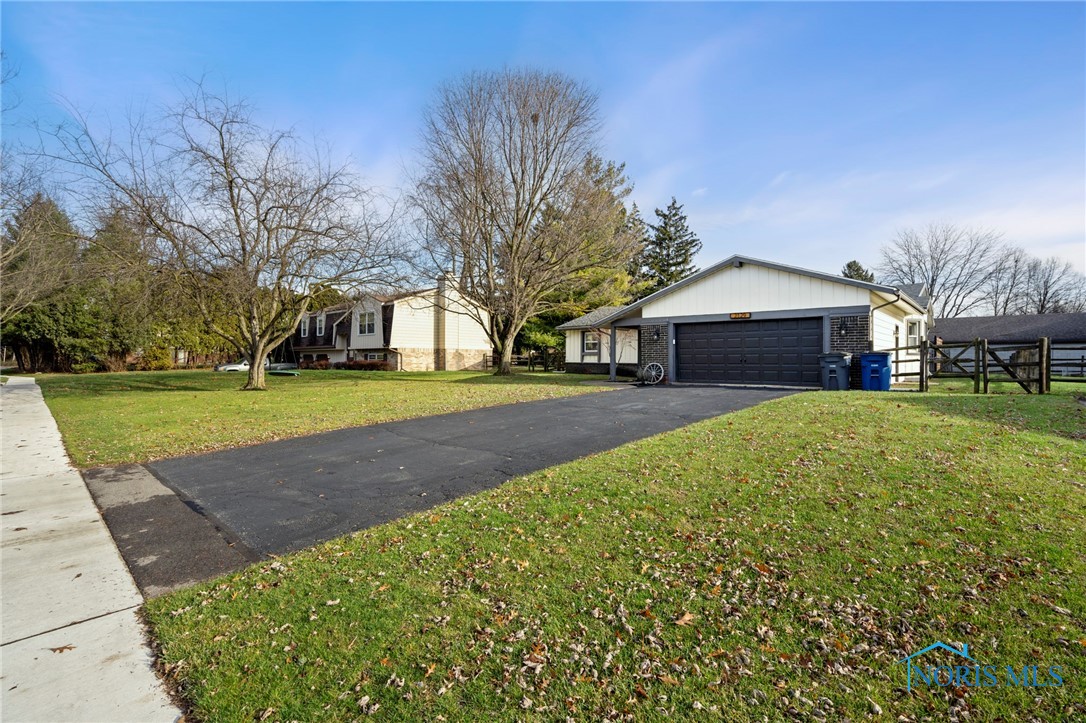 2129 Plum Leaf Lane, Toledo, Ohio image 3