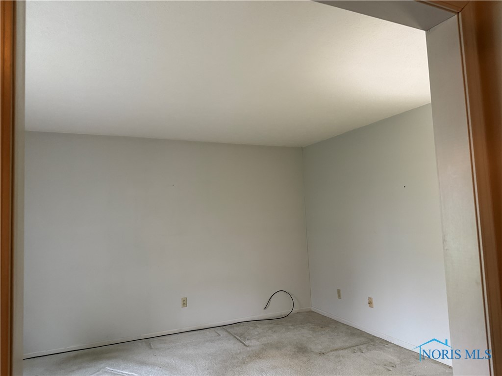 2642 Cherry Ridge Drive, Fremont, Ohio image 5