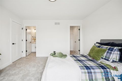 Tiny photo for 999 Stoneleigh Drive, Perrysburg, OH 43551 (MLS # 6131446)