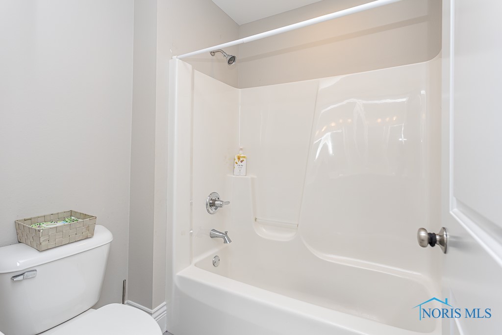 2902 Woods Edge Road, Perrysburg, Ohio image 35