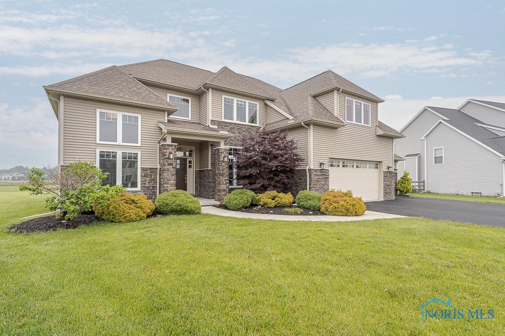 2902 Woods Edge Road, Perrysburg, Ohio image 1