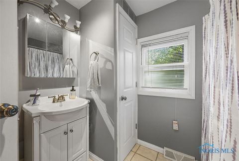 Tiny photo for 5433 Whiteford Road, Sylvania, OH 43560 (MLS # 6136056)