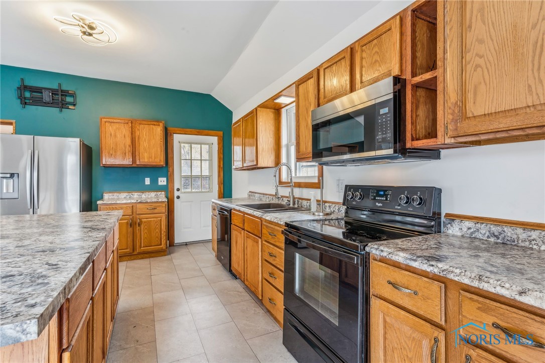 215 W Findlay Street, Carey, Ohio image 13