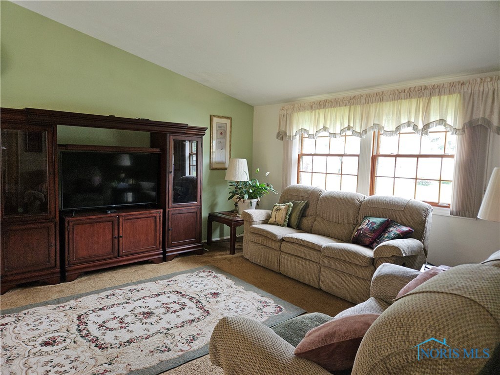 6524 Glenhurst Drive, Maumee, Ohio image 7