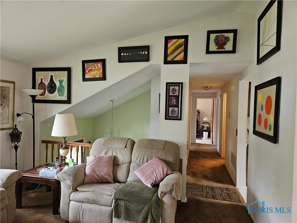 6524 Glenhurst Drive, Maumee, Ohio image 8