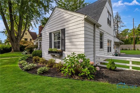 Tiny photo for 2929 Meadowwood Drive, Toledo, OH 43606 (MLS # 6136662)