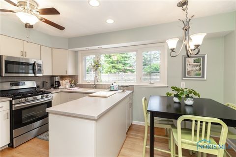 Tiny photo for 2929 Meadowwood Drive, Toledo, OH 43606 (MLS # 6136662)