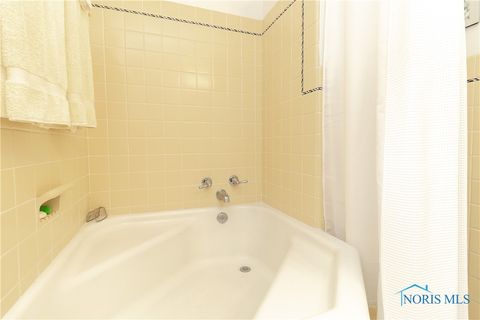 Tiny photo for 2929 Meadowwood Drive, Toledo, OH 43606 (MLS # 6136662)