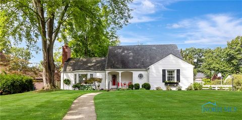Photo of 2929 Meadowwood Drive, Toledo, OH 43606 (MLS # 6136662)