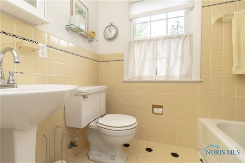 Tiny photo for 2929 Meadowwood Drive, Toledo, OH 43606 (MLS # 6136662)