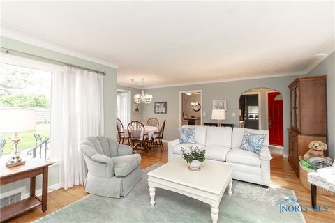 Tiny photo for 2929 Meadowwood Drive, Toledo, OH 43606 (MLS # 6136662)