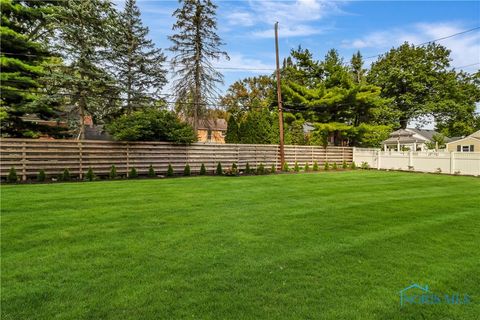 Tiny photo for 2929 Meadowwood Drive, Toledo, OH 43606 (MLS # 6136662)