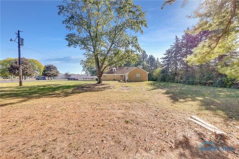 Tiny photo for 801 N Shoop Avenue, Wauseon, OH 43567 (MLS # 6136168)