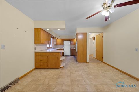 Tiny photo for 801 N Shoop Avenue, Wauseon, OH 43567 (MLS # 6136168)