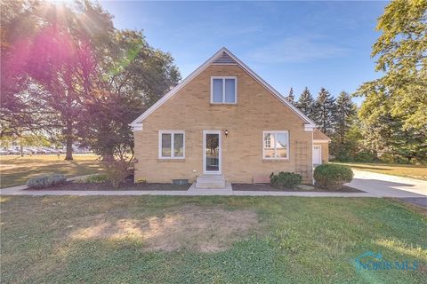 Tiny photo for 801 N Shoop Avenue, Wauseon, OH 43567 (MLS # 6136168)