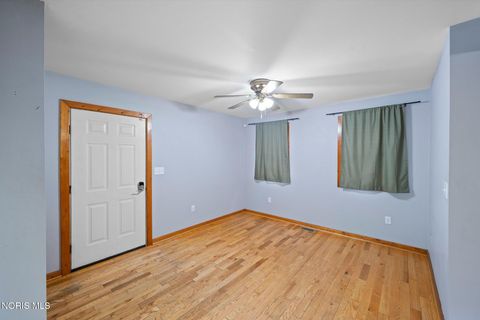 Tiny photo for 305 Roseanna Drive, Toledo, OH 43615 (MLS # 10007213)