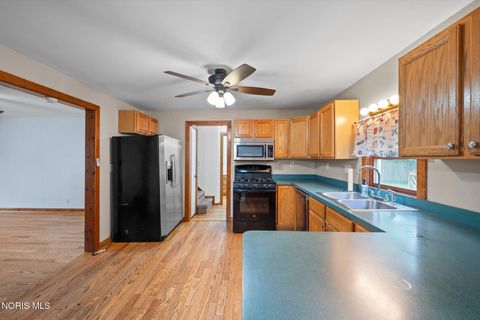 Tiny photo for 305 Roseanna Drive, Toledo, OH 43615 (MLS # 10007213)