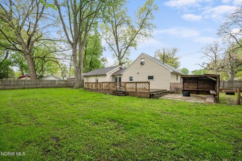 Tiny photo for 305 Roseanna Drive, Toledo, OH 43615 (MLS # 10007213)