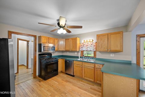 Tiny photo for 305 Roseanna Drive, Toledo, OH 43615 (MLS # 10007213)