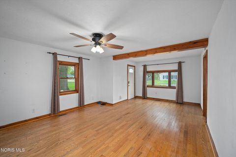 Tiny photo for 305 Roseanna Drive, Toledo, OH 43615 (MLS # 10007213)