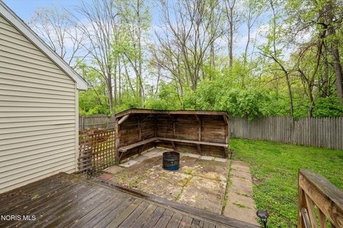 Tiny photo for 305 Roseanna Drive, Toledo, OH 43615 (MLS # 10007213)