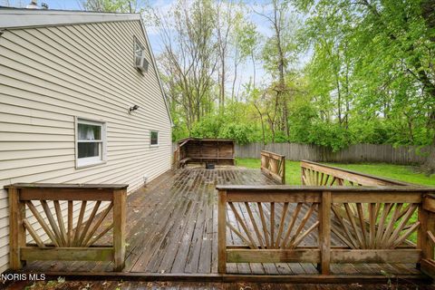 Tiny photo for 305 Roseanna Drive, Toledo, OH 43615 (MLS # 10007213)