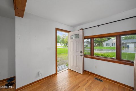 Tiny photo for 305 Roseanna Drive, Toledo, OH 43615 (MLS # 10007213)