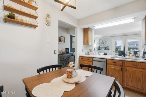 Tiny photo for 5662 Tibaron Lane #B, Toledo, OH 43615 (MLS # 10006654)