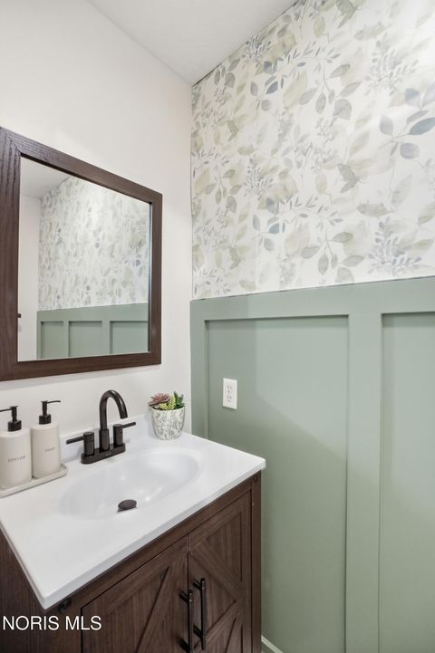 Tiny photo for 5662 Tibaron Lane #B, Toledo, OH 43615 (MLS # 10006654)