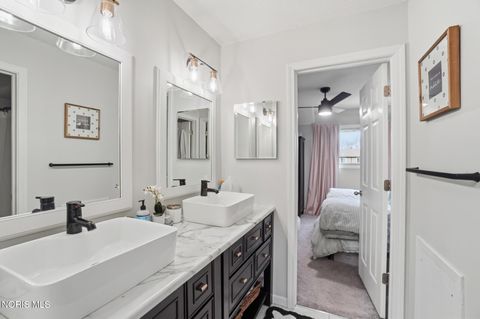 Tiny photo for 5662 Tibaron Lane #B, Toledo, OH 43615 (MLS # 10006654)