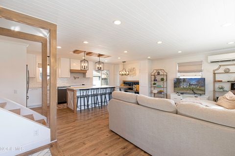 Tiny photo for 318 Birchdale Road, Perrysburg, OH 43551 (MLS # 10005060)