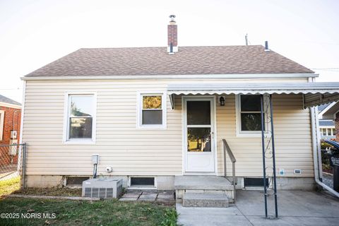 Tiny photo for 5414 303rd Street, Toledo, OH 43611 (MLS # 10000367)