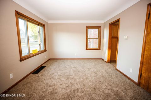 Tiny photo for 5414 303rd Street, Toledo, OH 43611 (MLS # 10000367)
